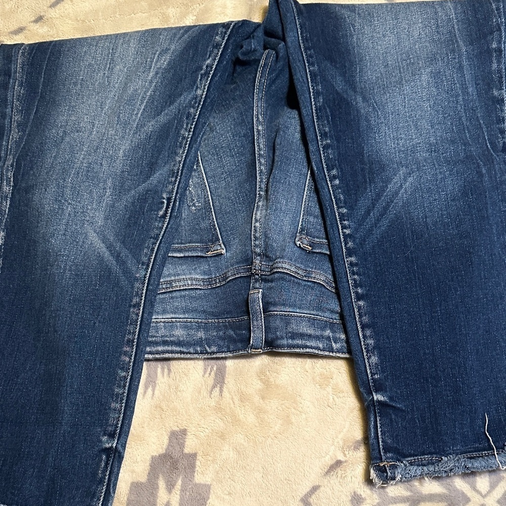 A122. KanCan Women's Distressed slim straight Jeans in Dark Blue - Picture 4 of 10